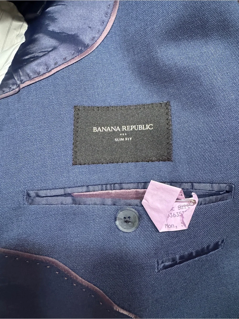 Banana Republic Men's Navy Sharkskin Suit - 42R Jacket, 33x32 Pant - Slim fit